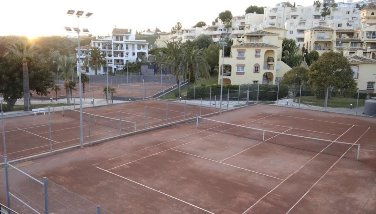 Apartment Aguamarina On The Beach Front 马拉加 外观 照片